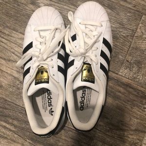 Adidas Superstar Women’s Sneaker - size 9
